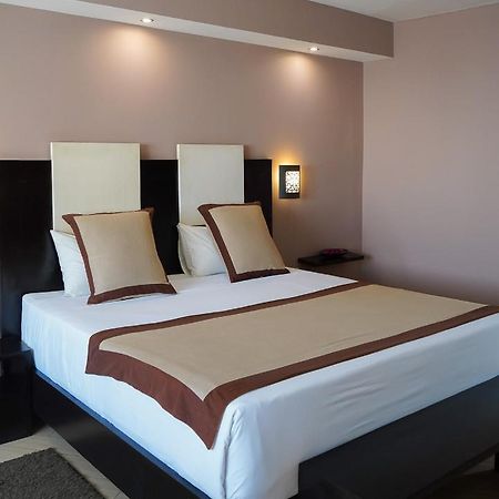 Cafe De Rome Hotel Dakar Ngoại thất bức ảnh